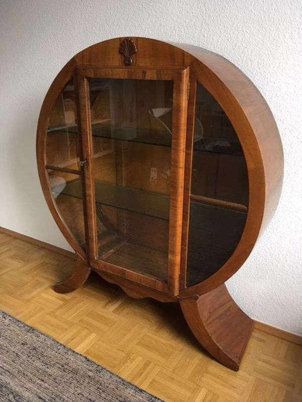 Runde Art Deco Vitrine aus Nussbaumholz - Original Antike Möbel