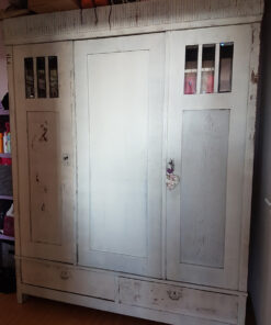 Antique White Painted Bredroom Closet